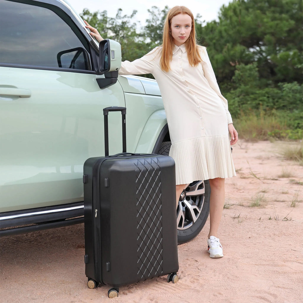 BADGLEY MISCHKA Diamond 3-Piece Expandable Spinner Luggage Set