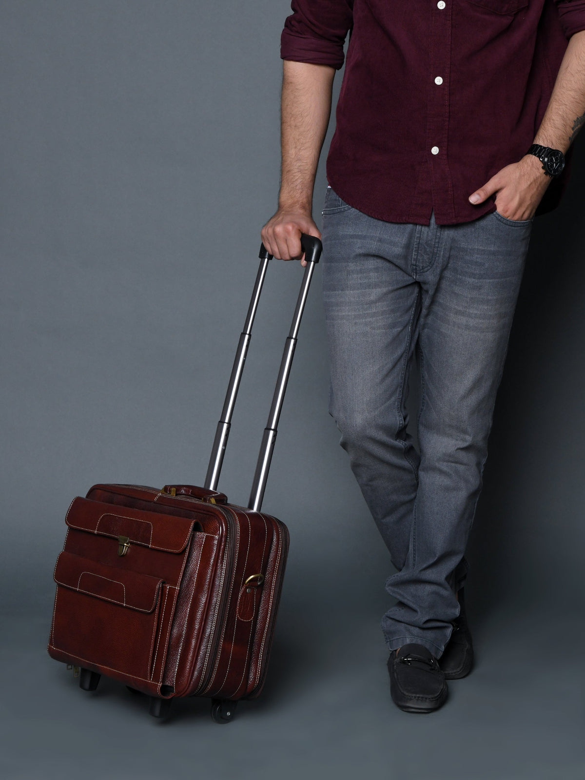 Wanderer Leather Rolling Suitcase