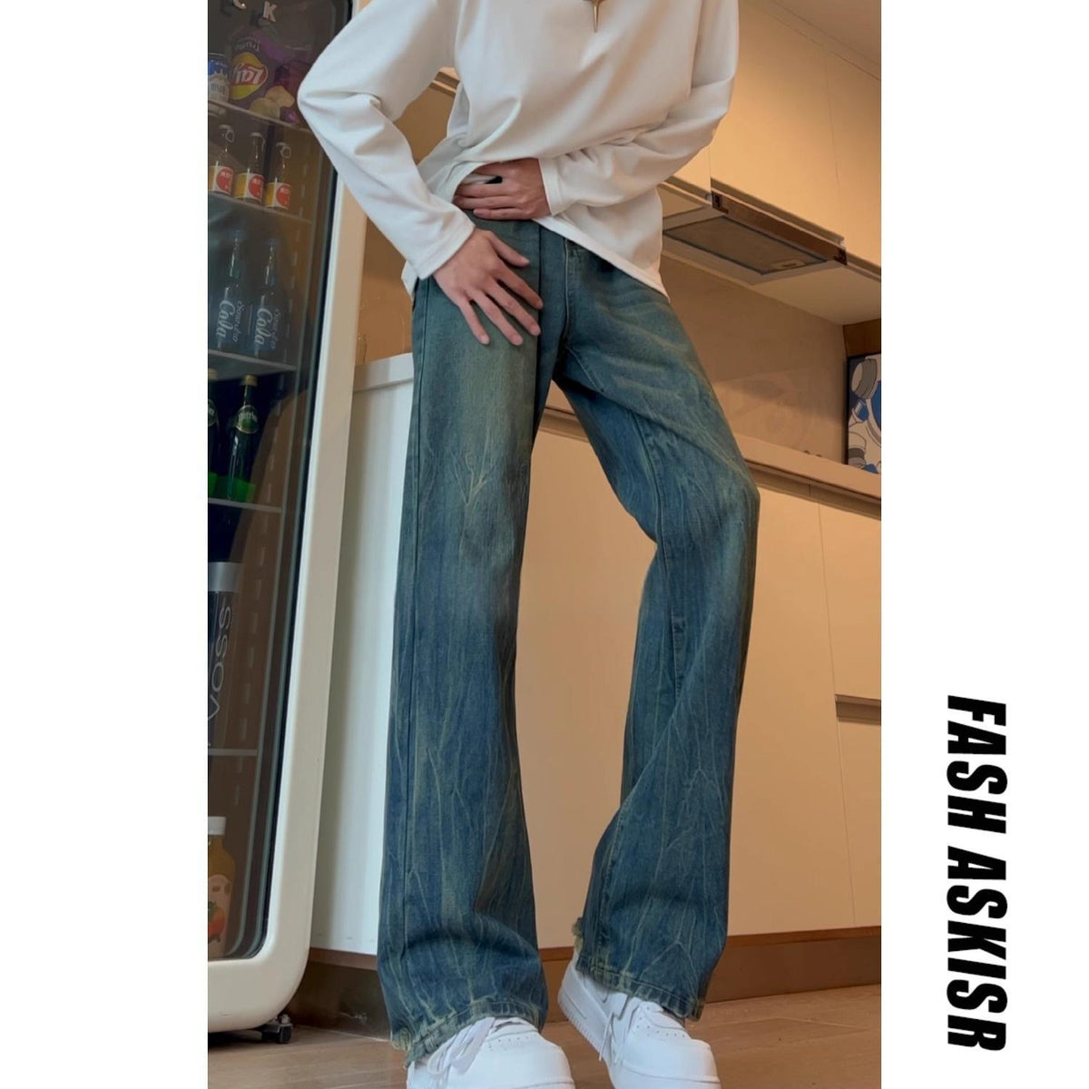 Men's Washed Straight-Leg Denim Jeans