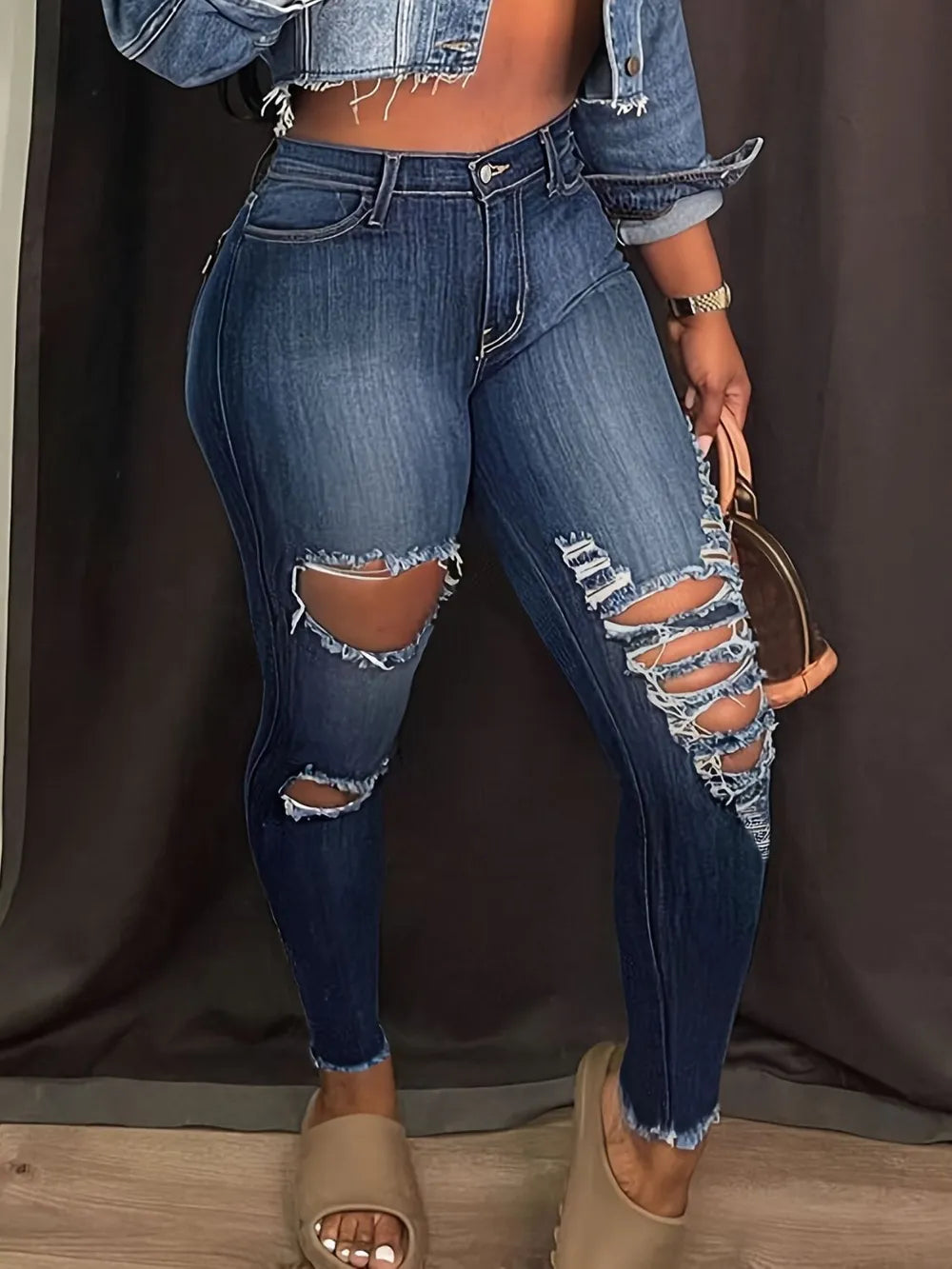 Distressed Stretch Skinny Jeans