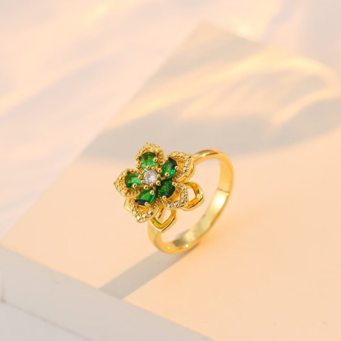 Floral Zircon Spinning Fashion Ring