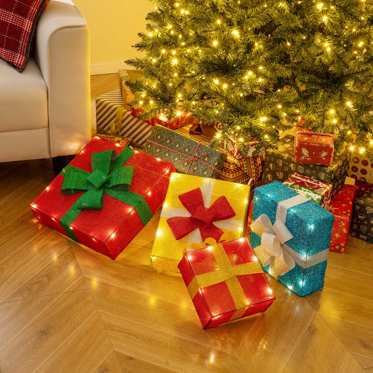 Lighted Gift Boxes Christmas Decoration 2D Set of 4 Pre-Lit Stacked Christmas Gift Boxes