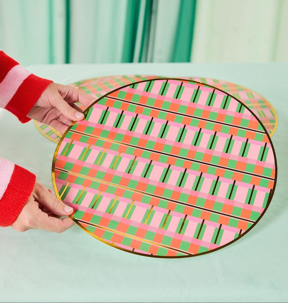 Christmas Plaid Round Placemats – Set of 10