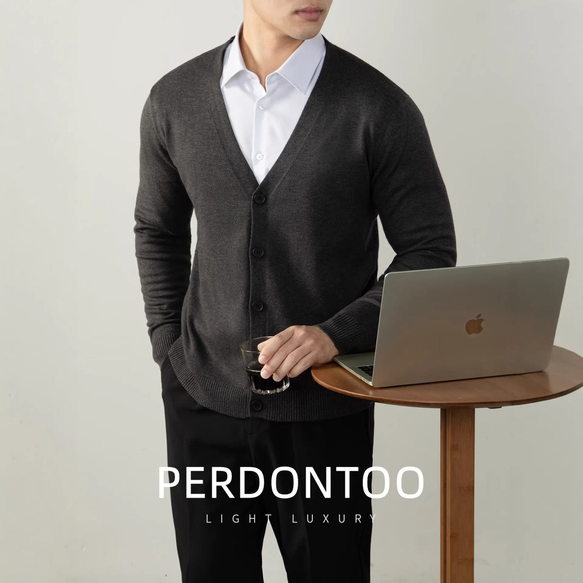Men's Classic V-Neck Knit Cardigan