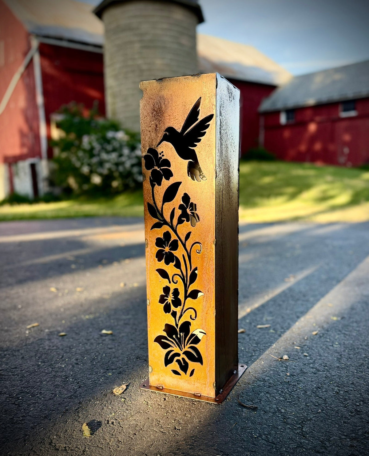 Hummingbird Solar Luminary Garden Pillar – Steel