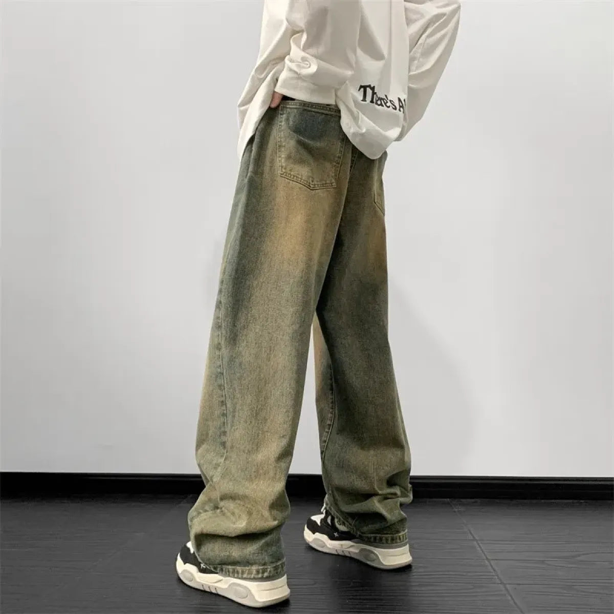 Men's Vintage Wide-Leg Denim Jeans
