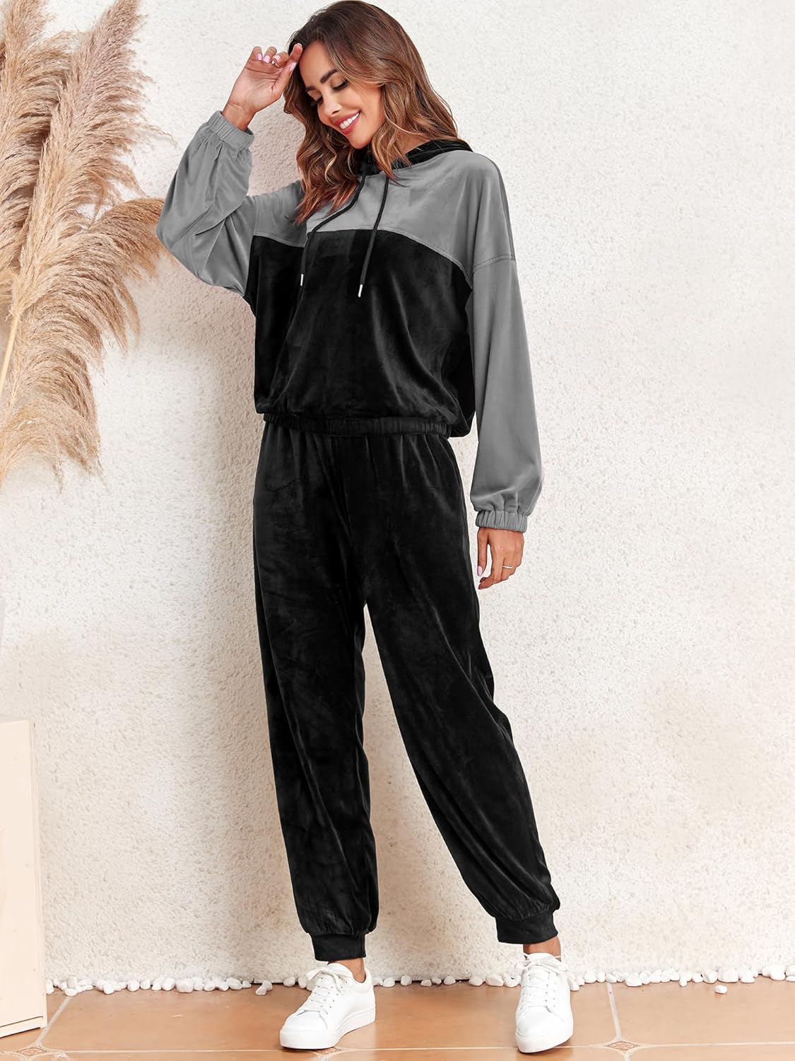 ZAFUL Women’s Colorblock Velour Hoodie & Pants Set
