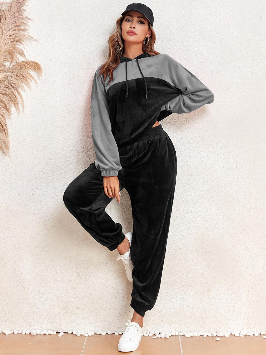 ZAFUL Women’s Colorblock Velour Hoodie & Pants Set