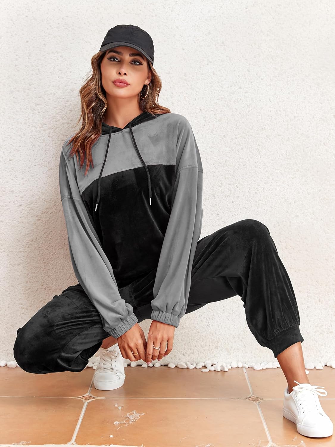 ZAFUL Women’s Colorblock Velour Hoodie & Pants Set